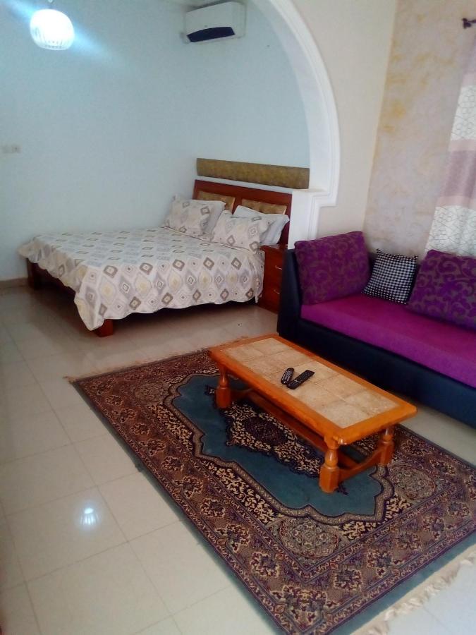 דקר Hotel Paradialaw מראה חיצוני תמונה