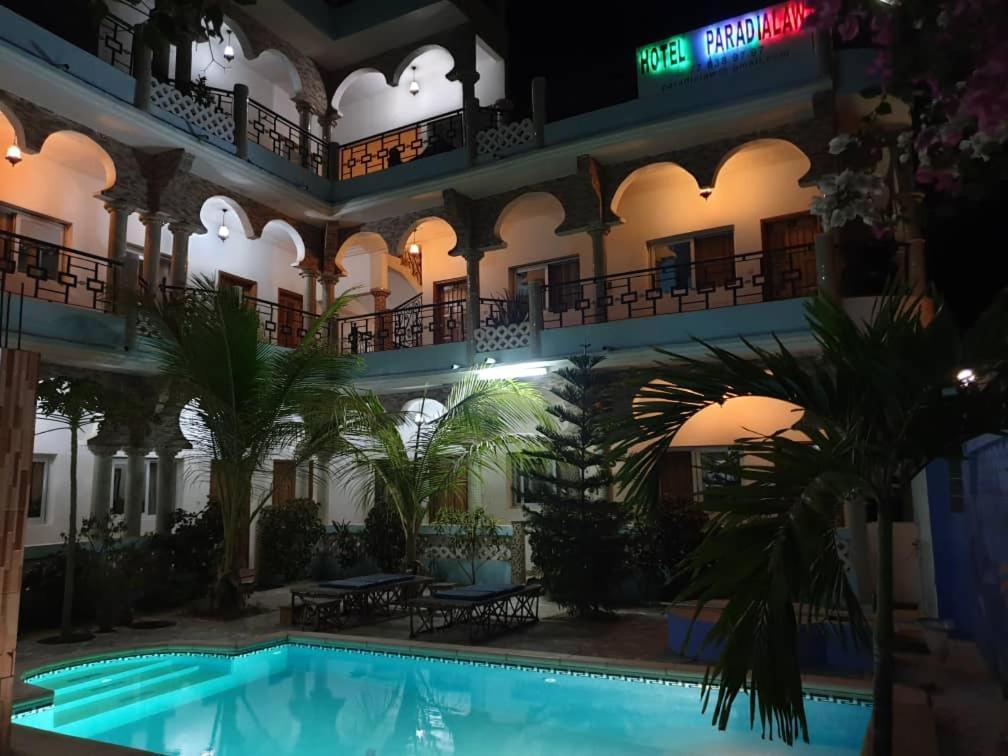 דקר Hotel Paradialaw מראה חיצוני תמונה